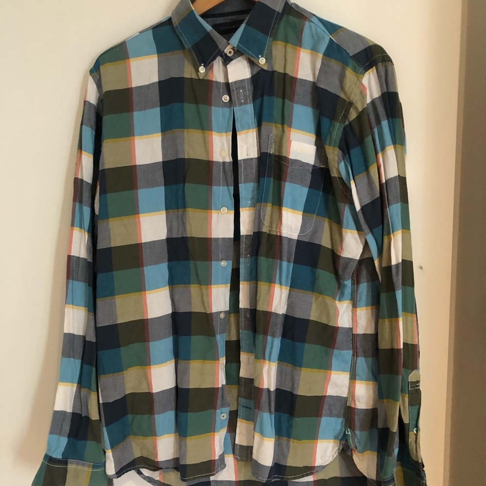 Tommy Hilfiger men’s plaid shirt